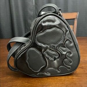 Love pain and stitches Poison apple bag